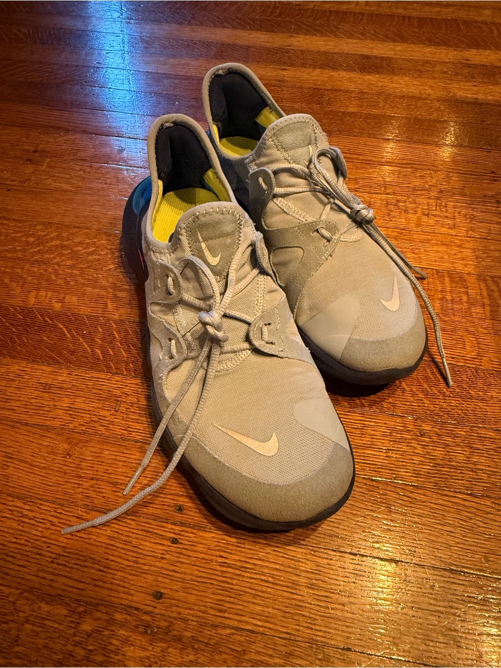 Nike Free RN 5.0 Men’s Light Gray and Yellow Low-Top Running Shoes